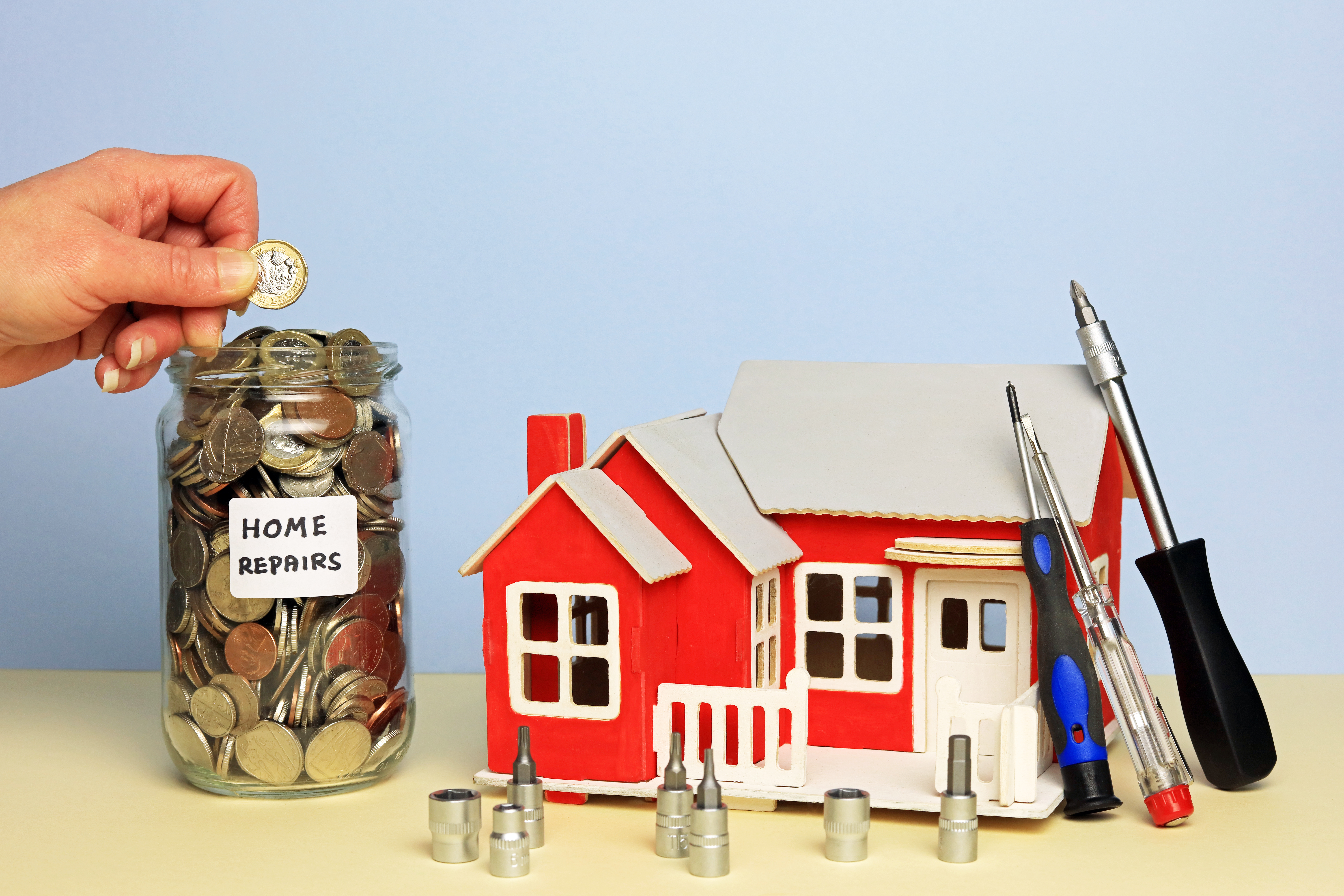 Roof Repair vs Replacement